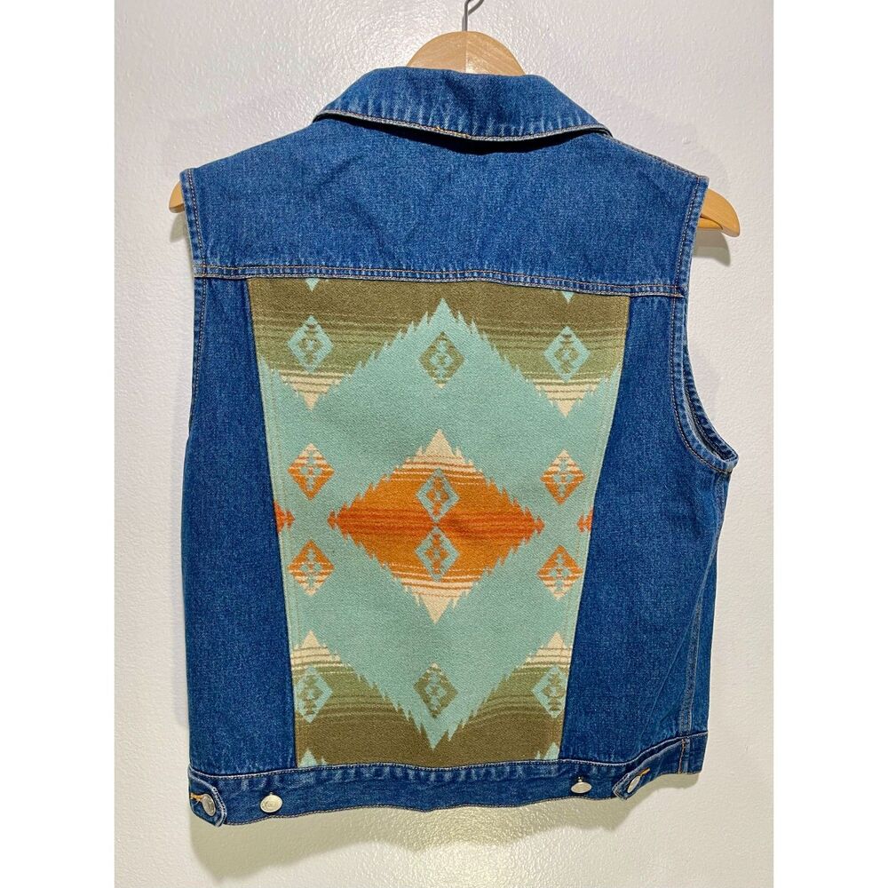 Pendleton Blue Vest With Geometric Pattern - image 1